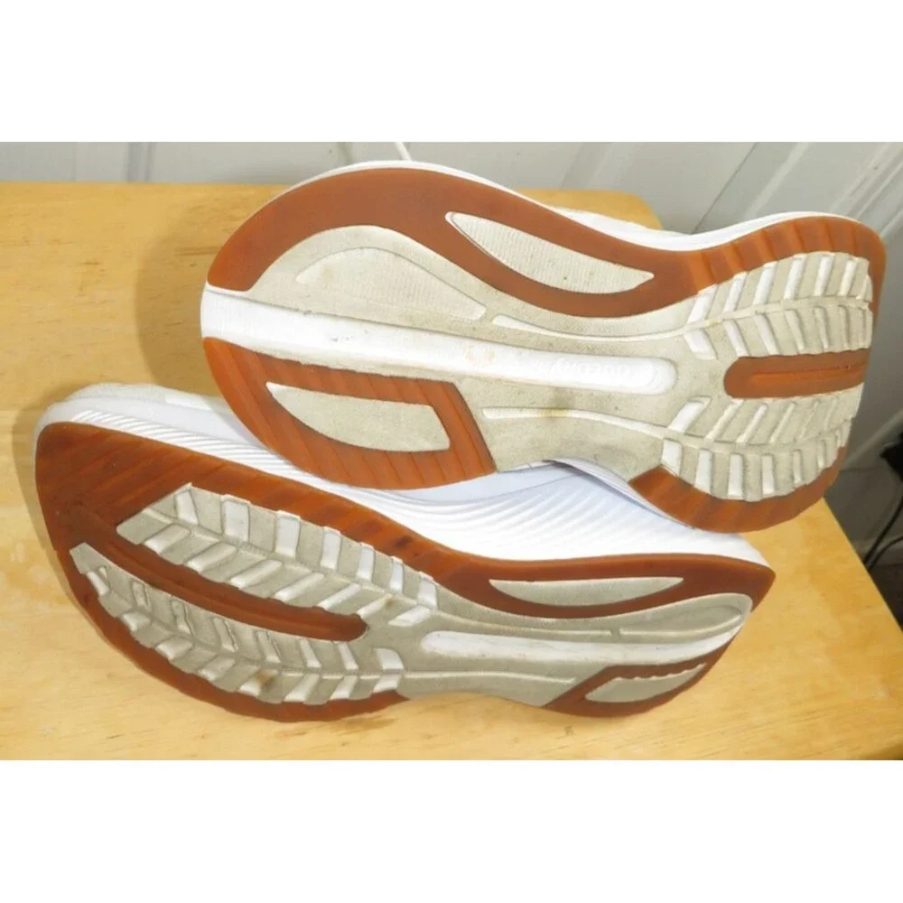 Saucony Womens Endorphin Shift 3 Running Shoes US Size 7.5 White/Gum S10813-13